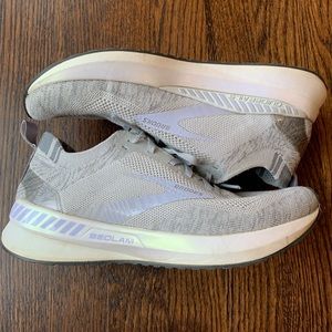 BROOKS WOMEN'S BEDLAM 3 - OYSTER/HEATHER/GREY size 8.5